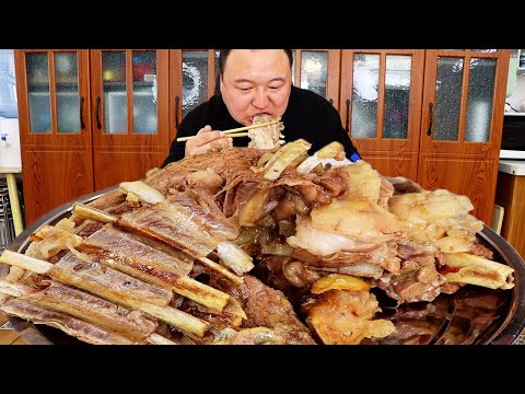 Видео: А Цян готовит «вяленую баранину», жирную, но не жирную.