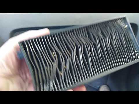 Видео: Замена салонного фильтра в Kia Rio I (1-ого поколения)
