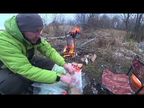 Видео: РЫБАЛКА С НОЧЕВКОЙ В МИНУС