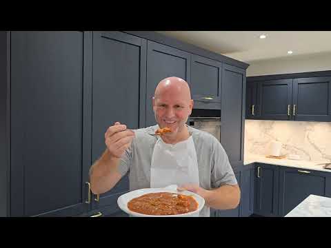 Видео: ВЫ ЭТОГО НАПРОСИЛИ! Пробуем куриное карри с чили и призраком