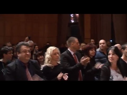 Видео: "Боят настана, тупкат сърца ни" - НУФИ "Широка лъка" 2016 г.