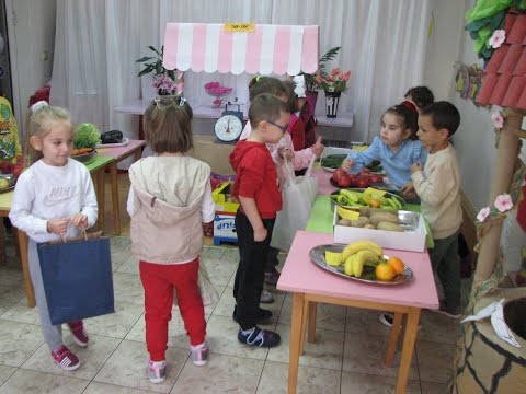Видео: Учиме низ игра - ПАЗАР - Детски центар ТИК-ТАК