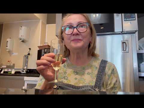 Видео: На работе  в кондитерской вообще-то бывает интересно🍰и весело🍾