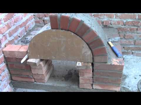 Видео: 05 Русская печка "Дачная Манюня" 0,8 м.кв. Строим арку дровника.