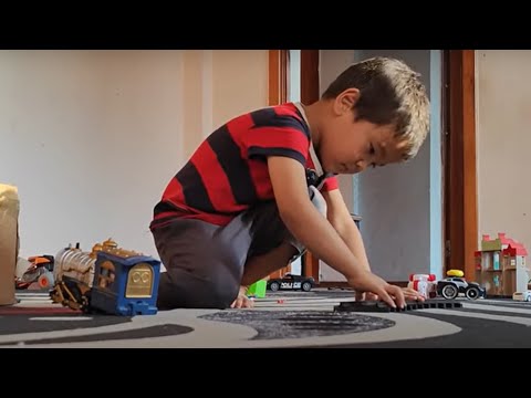 Видео: Машинки, игрушки -Абдулхамид ойыншығы көп жігіт