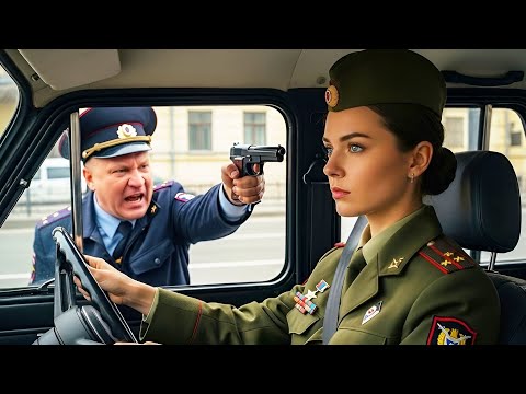 Видео: Полицейский НАВЁЛ ПИСТОЛЕТ на русскую девушку… не зная, что она самый СИЛЬНЫЙ капитан страны