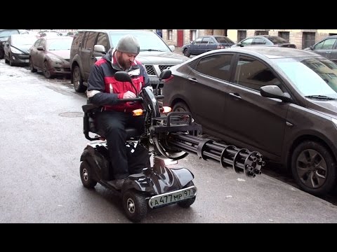 Видео: Четырехколесный электромобиль электроколяска с кожаным креслом и открытым верхом. Электро коляска.