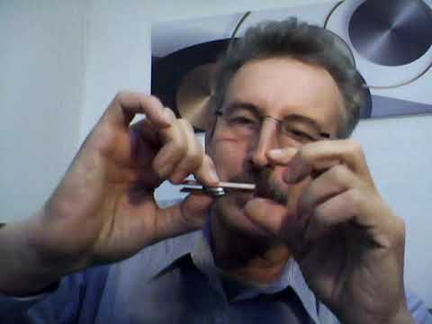 Видео: Как сделать  прибор для электро-акупунктуры на коленке.