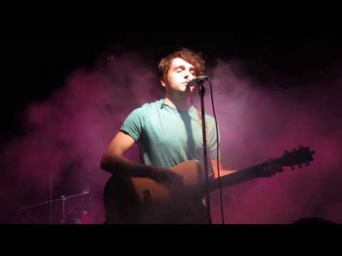 Видео: Валентин Стрыкало - Внутри меня (акустика) @ 16 Тонн 21-06-2013