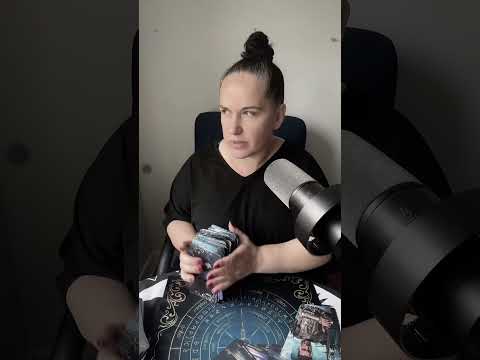 Видео: Что хочет передать вам душа близкого человека, о котором вы думаете 