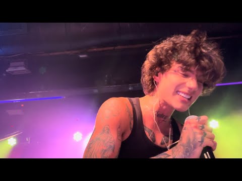 Видео: Xolidayboy - Идиот / Первый Акустический концерт // Москва, 15 сентября 2023