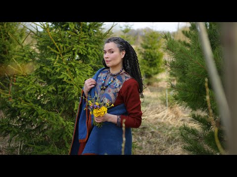 Видео: Женское платье, эпоха Викингов: шелк на кокетке.