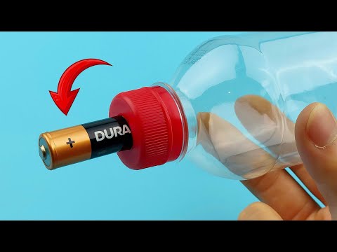 Видео: Прикрепите старые батарейки к пластиковым бутылкам! Это нужно каждому дому, но никто этого не делает