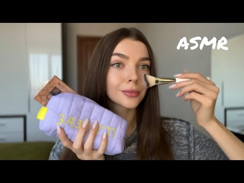 Видео: ASMR что в моей косметичке? болталка о косметике 👝🧴/ шёпот и таппинг / what's in my makeup bag?