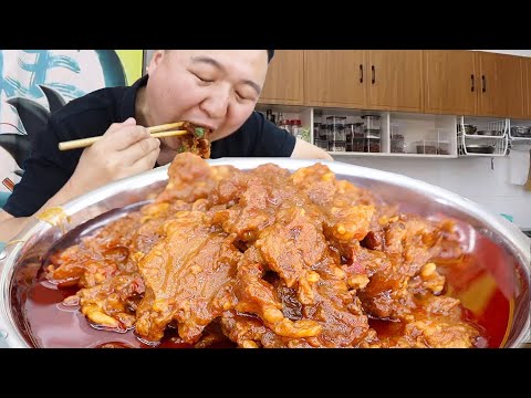 Видео: Тушить горшок с пряным говяжьим сухожилием, нежное и вкусное, отлично с рисом | Мукбанг