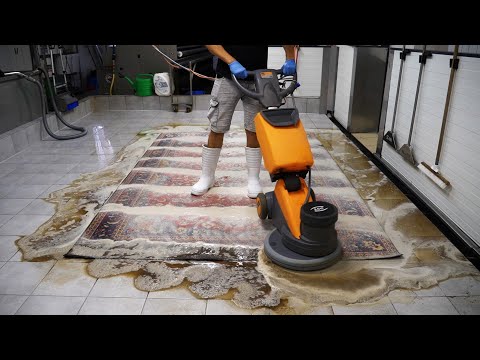 Видео: ЭТО БЫЛО ВНУТРИ! Стирка старинного ковра из старой комнаты