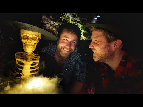 Видео: Прощай, сад и здравствуй, Хэллоуин: тур по дому в жуткой горе