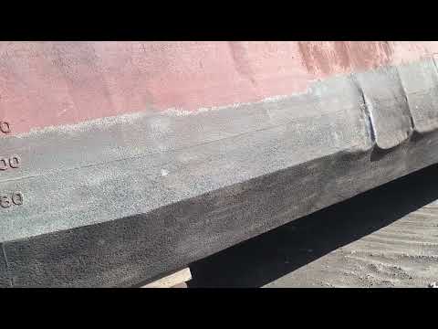 Видео: Пескоструйная обработка баржи второй день 