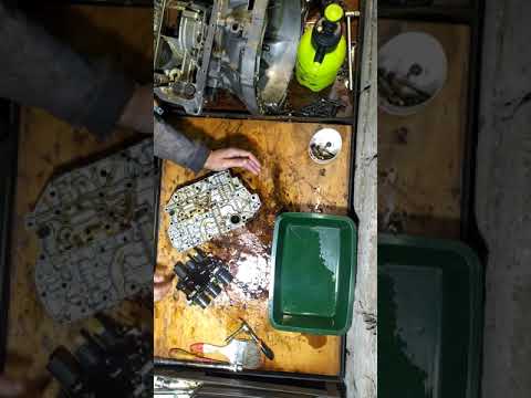 Видео: Дефектовка акпп 4F27E Вторая часть Эпизод 6 Гидроблок