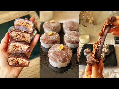 Видео: МОТИ (МОЧИ) СНИКЕРС/Mochi Snickers — рецепт на сковороде без заморозки начинки | Мильфей