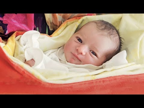 Видео: Прекрасная выписка из роддома малышки Миланы