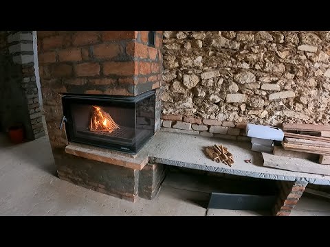 Видео: постройка камина с чугунной топкой в частном доме