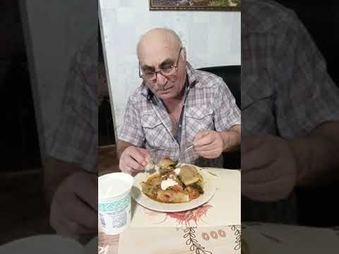 Видео: МУКБАНГ - ГОЛУБЦЫ СО СМЕТАНОЙ