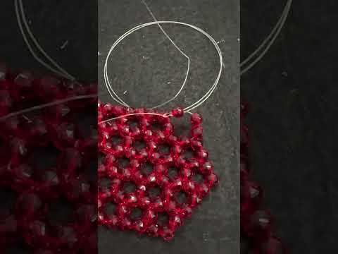 Видео: Мастер-класс плетение сумочки из бусин в форме сердца, заполнение дырочек бусинами, ювелирное стекло