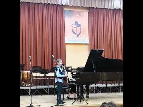 Видео: Михаил Василев (9г.) - "Есенна песен" от Чайковски. Преподавател: Мартин Савелиев