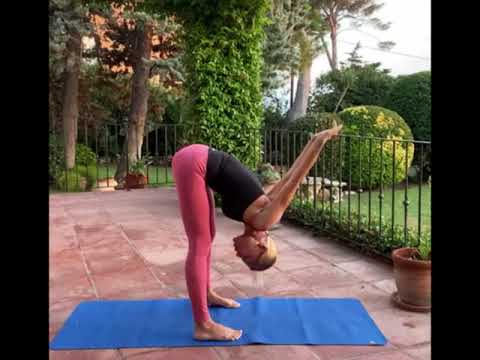 Видео: 92 Йога з Кариною Харчинською. Ніжки сильні та красиві, прощаємося з набряками.
