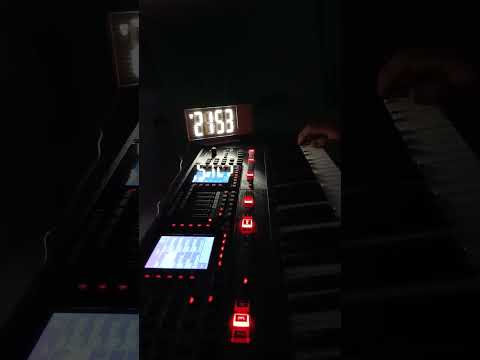 Видео: Жазз на синтезаторе