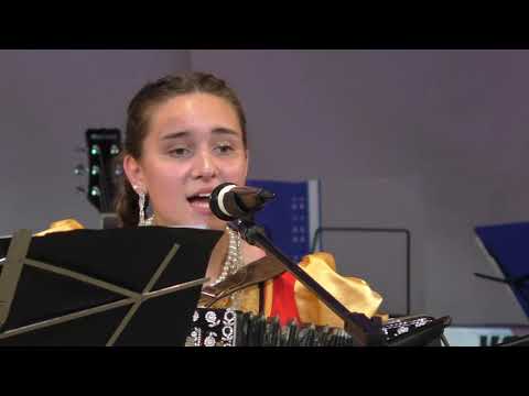 Видео: Лиля Беседина - "Как в деревне нас мама встречала"