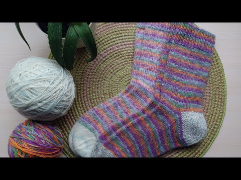 Видео: Як з'єднати кінчики нитки. Та готові шкарпетки