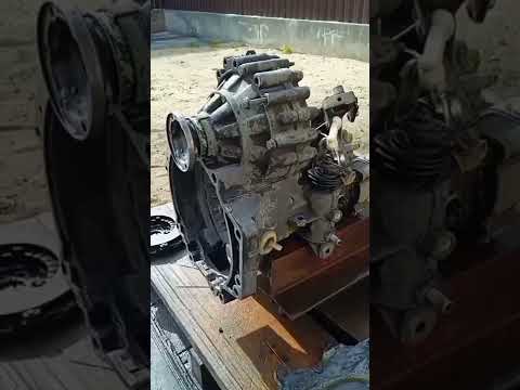 Видео: Снять КПП volkswagen golf 2 golf 3. Сцепление volkswagen golf 2 golf 3