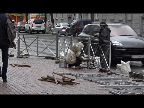 Видео: Город за решёткой. В центре Ульяновска начали появляться неприглядные оцинкованные ограды