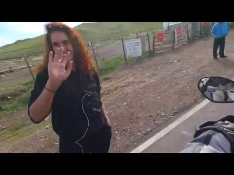 Видео: Путешествие в Монголию на Мотоцикле.  Ташанта.  Баян-Улгий. Прорвали границу с Монголией. День 10