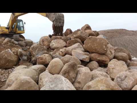 Видео: Производство и дробилка щебня гравия и гранита на карьере, как и из чего делают