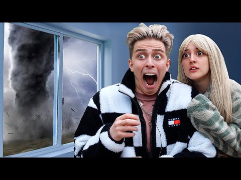 Видео: Мы пережили НАСТОЯЩИЙ Торнадо 🌪️