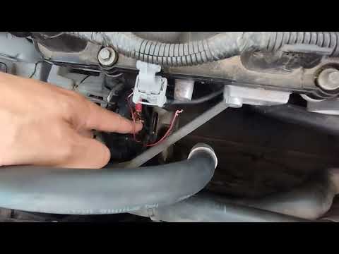 Видео: Замена и установка реле напряжения на генератор Рено Флюенс Меган