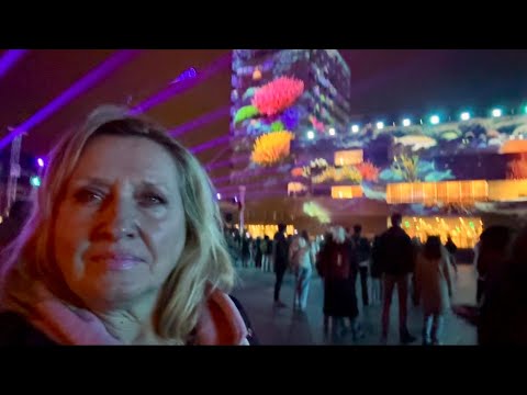 Видео: Ошеломляющие световое шоу  такого вы не увидите