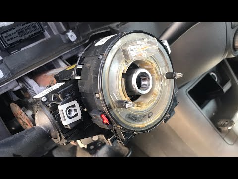 Видео: Шлейф Volkswagen Golf Plus Как снять шлейф руля ?