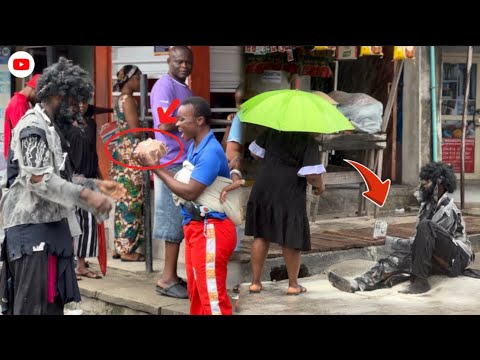 Видео: Мужчина переоделся в нищего, чтобы посмотреть, кто ему поможет.😭💔#mrbeast #fypシ #тренд #india #vi...