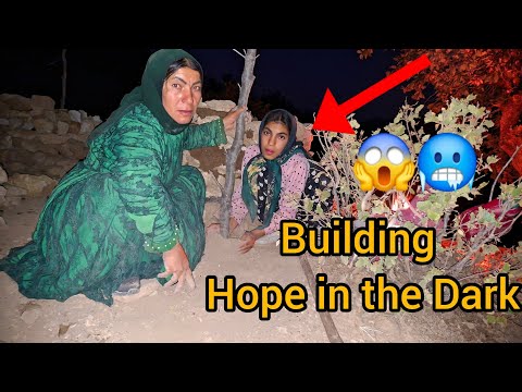 Видео: Из палатки в домик: новая надежда для бездомной семьи 🏕️➡️🏡