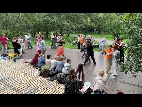 Видео: ТАНГО ФЛЕШМОБ. ЕКАТЕРИНБУРГ (1 ЧАСТЬ) 19/08/23