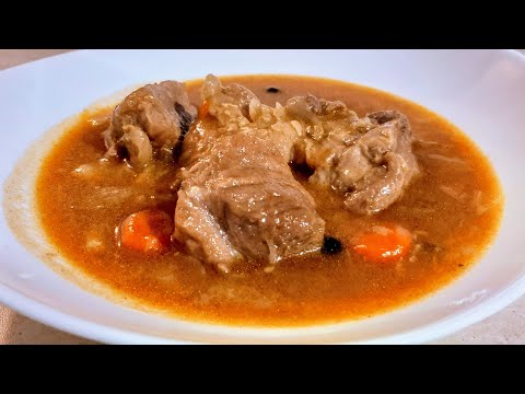 Видео: Тушеная свинина с красным вином и мелким луком