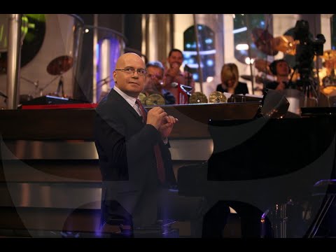 Видео: Шоуто на Слави - Слави срещу Ку-Ку Бенд 4