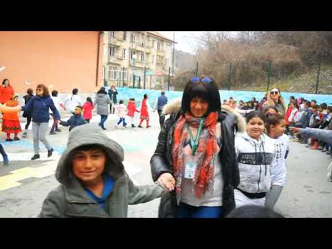 Видео: Пробуждане с хоро - ОУ "Св  Паисий Хилендарски", с.  Сотиря, Общ. Сливен - 2022г.