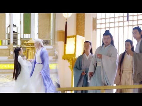 Видео: Частная встреча императора и Фэн Цзю, но они не знают, что это была толпа.