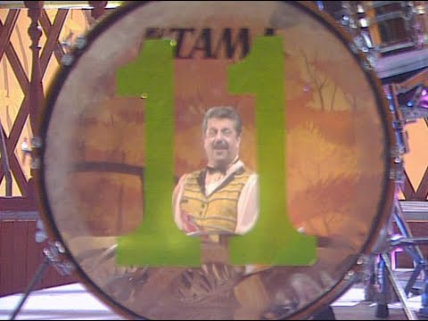 Видео: 209-й тираж Русского лото 11 октября 1998 года. В гостях Александр Белоусов и дуэт Цитриняк и Кинер.