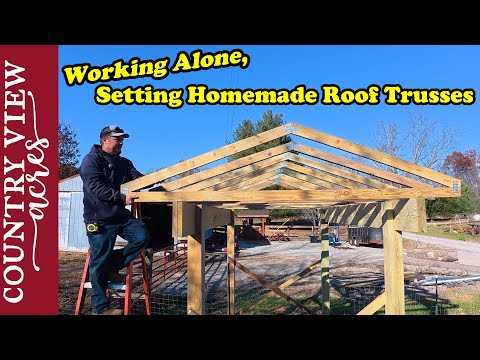 Видео: Сборка ферм и их установка на нашем новом заборе-кормушке для сена.